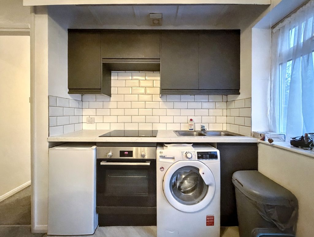 Kitchen Area- click for photo gallery